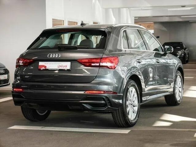 AUDI Q3 35 TFSI S line edition Image 4