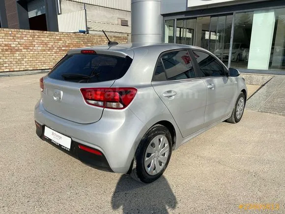 Kia Rio 1.4 CVVT Cool Image 7